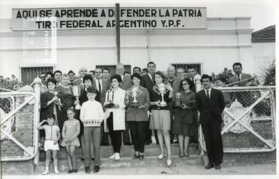 FONDO HUGO ALANIZ - ALBUM 1907 - 13 DE DICIEMBRE - 1964 DIA DEL PETRÓLEO YPF